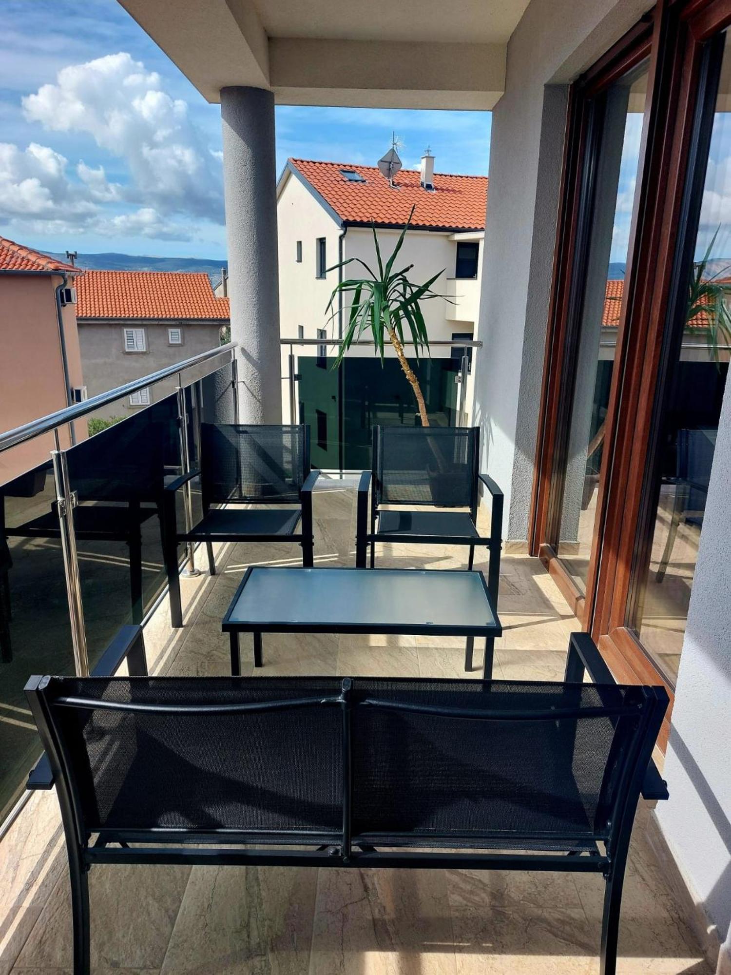 Apartmani Ivana Novi Novi Vinodolski Esterno foto